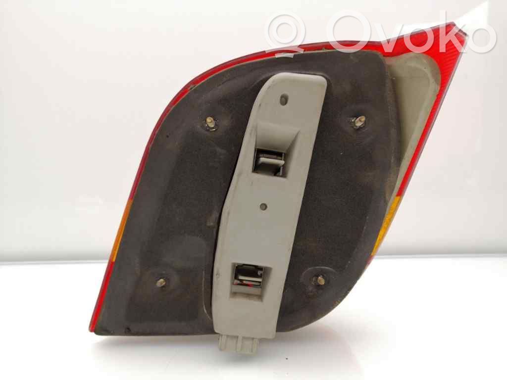 Lámpara de faros/luces traseros   89FG13N004BA