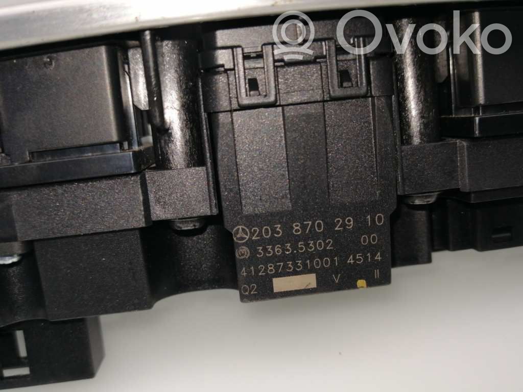 Mercedes-Benz C AMG W204 Boutons / interrupteurs volant
