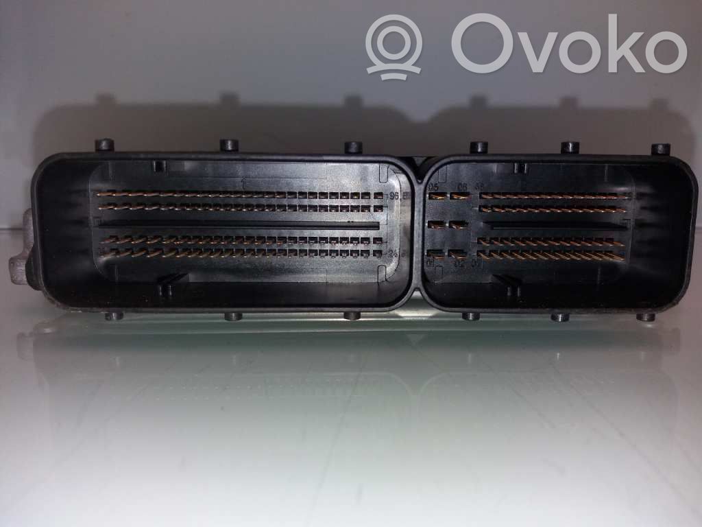 Блок управления двигателем ECU   779985402