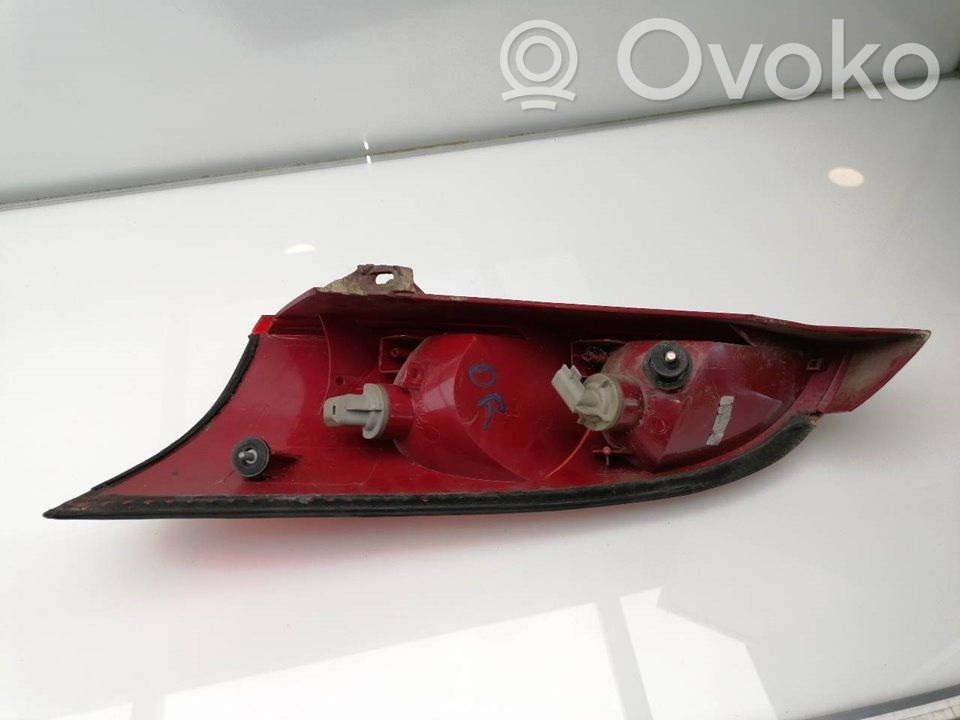 Lámpara de faros/luces traseros   1214226,1M5113A602AB