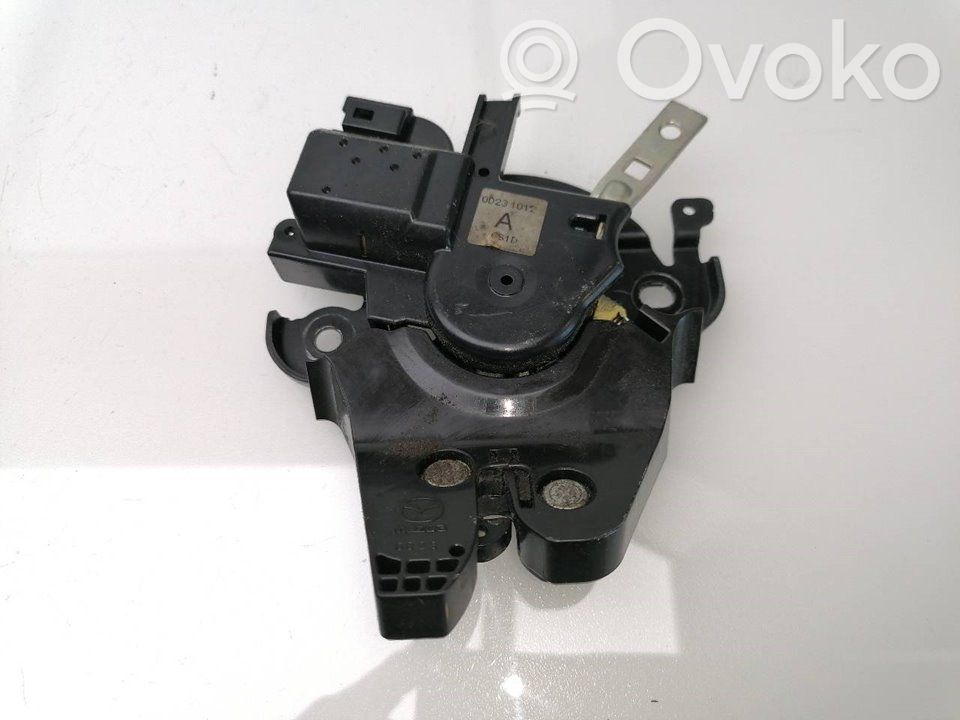Tailgate lock latch   GS1D56820B