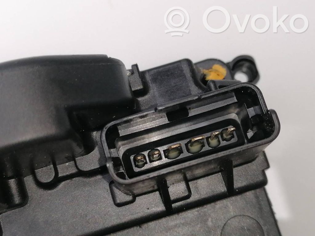 Cerradura de puerta delantera   805020009R