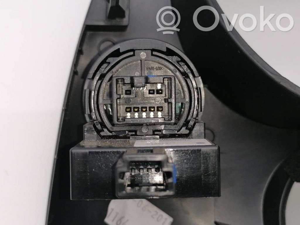 Nissan NP300 Moldura del panel 