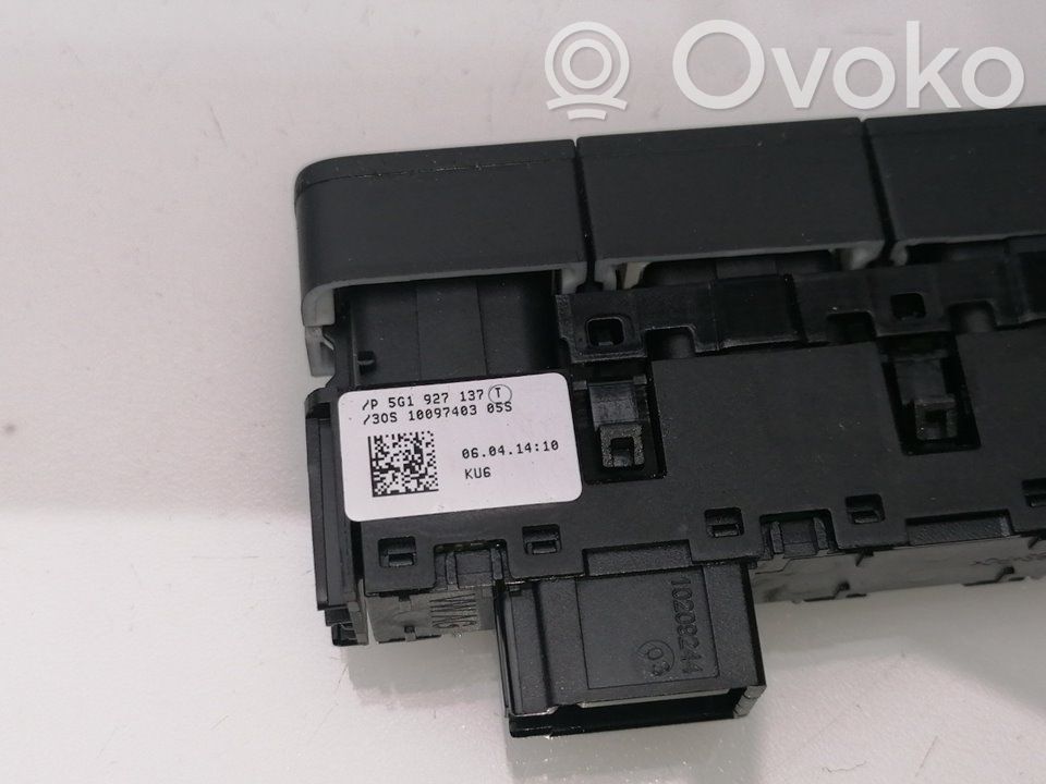 Volkswagen Golf VII Boutons / interrupteurs volant 