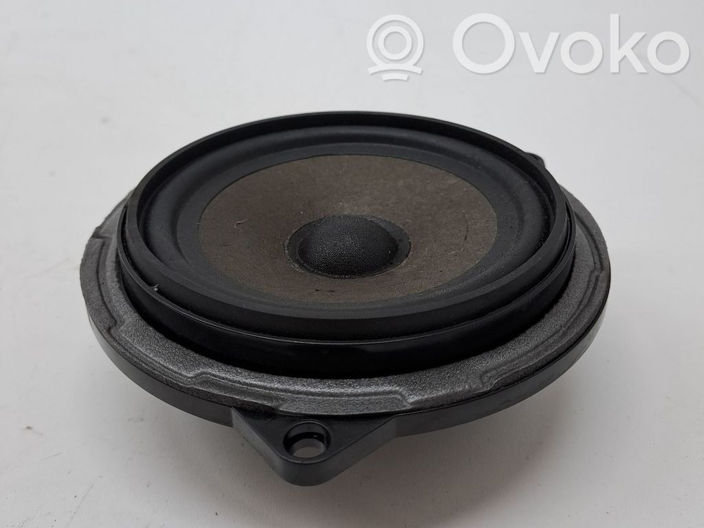 BMW 1 E81 E87 Altavoz de la puerta delantera 