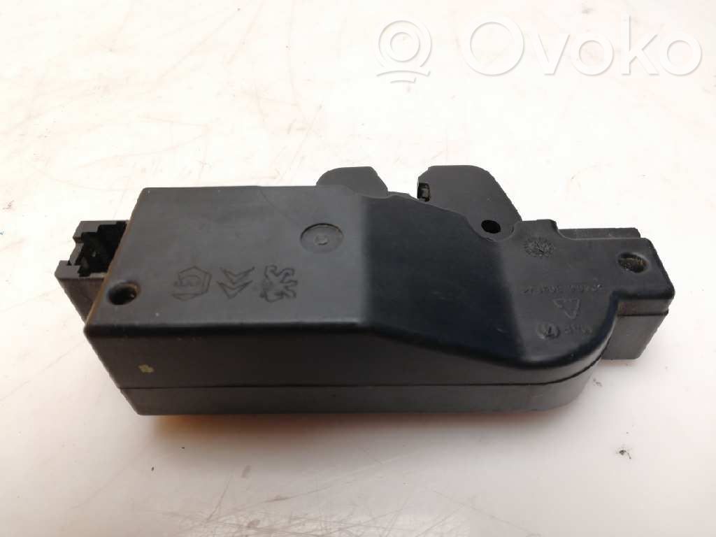 Tailgate lock latch   871982