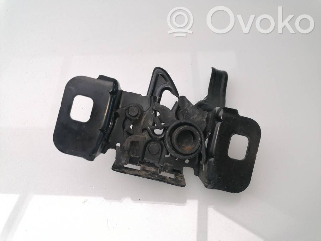 Opel Astra J Tie down hook / loop 