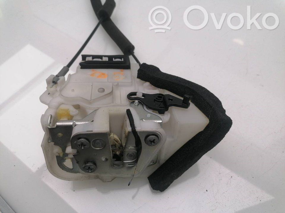 Cerradura de puerta trasera   61035AJ000