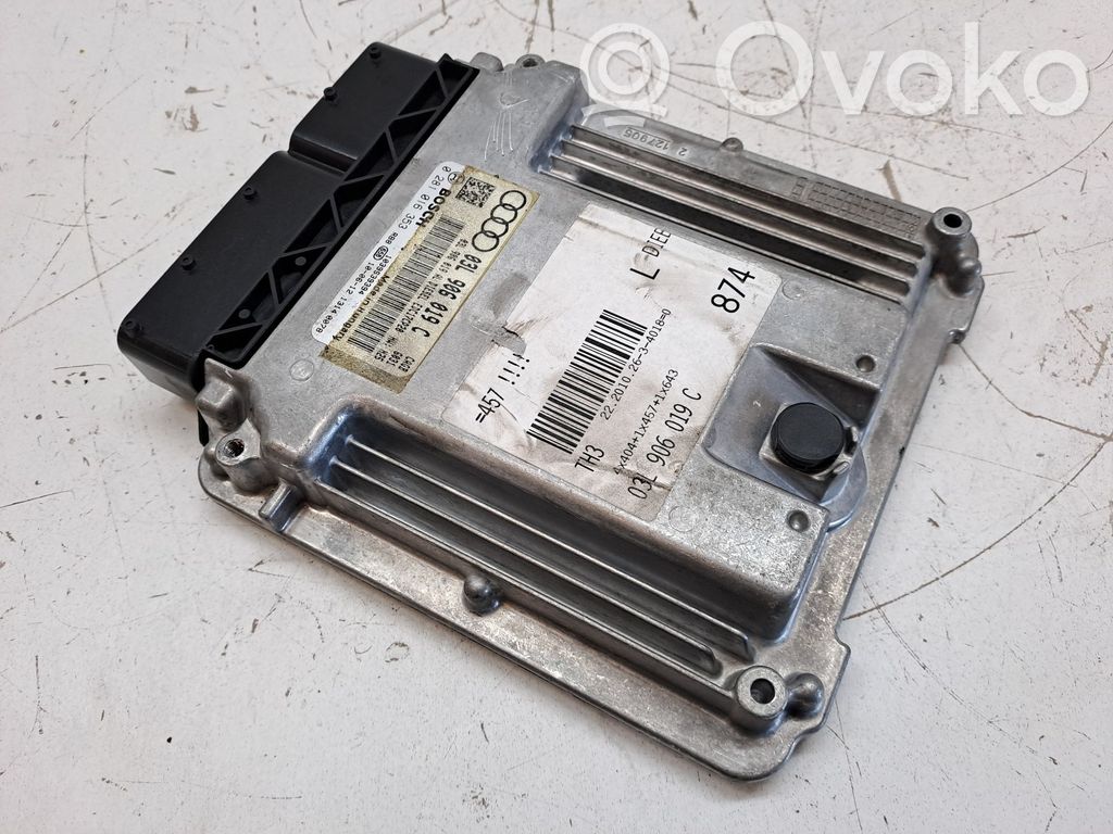 Engine control unit/module ECU   3L906019C