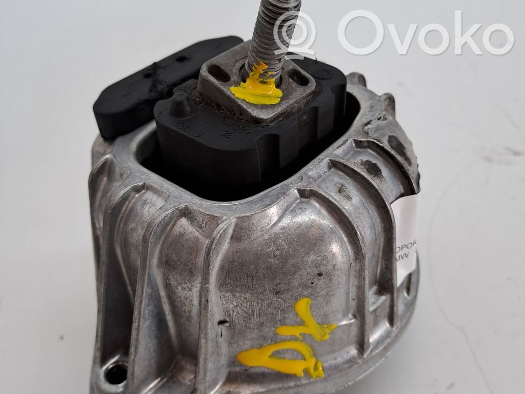 Supporto di montaggio del motore   22116768853
