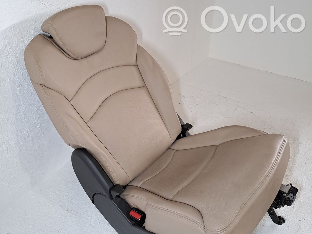 Lancia Phedra Kolmannen istuinrivin istuimet 