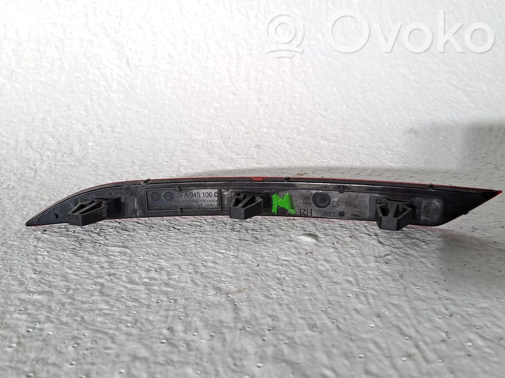 Lámpara de faros/luces traseros   5FA,945106C