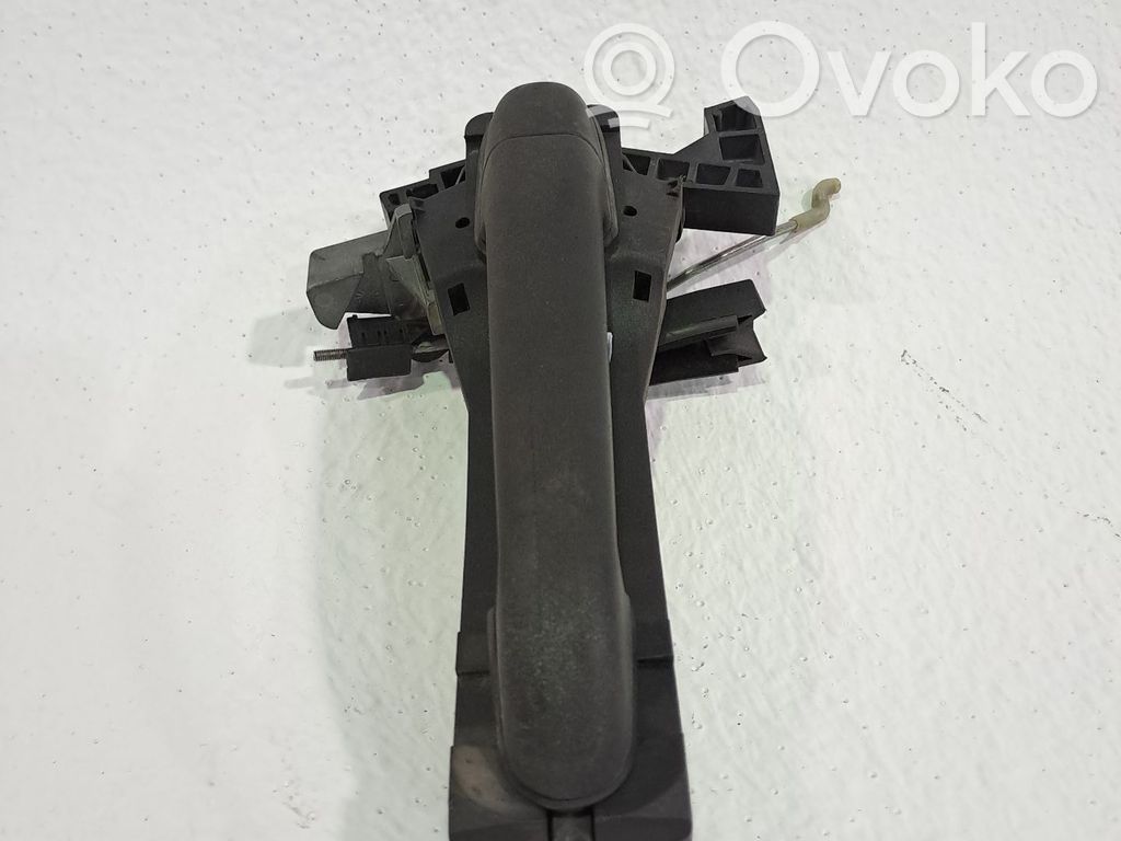 Manecilla externa puerta trasera   A1687660001