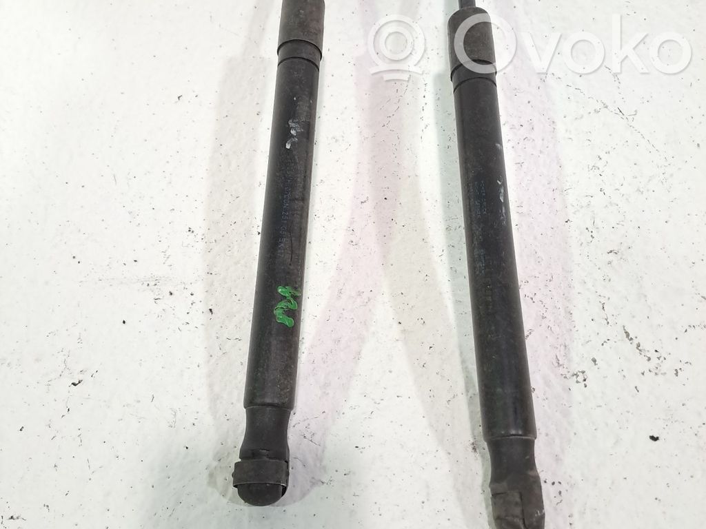 Audi A4 S4 B6 8E 8H Tailgate/trunk/boot lid buffer 