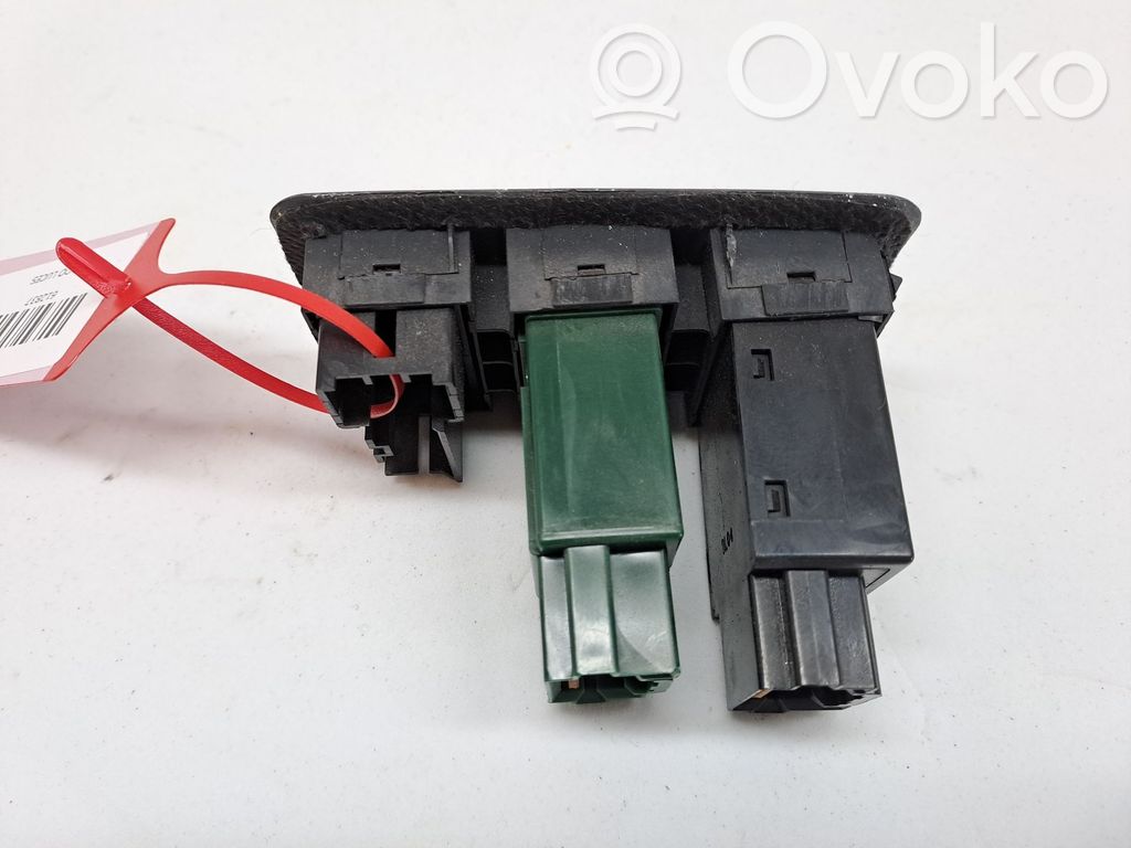 Mitsubishi Montero Interruptor de luz 