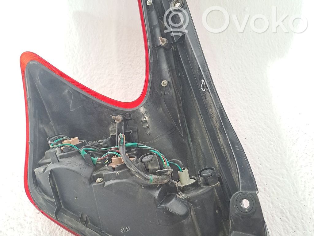 Nissan Juke I F15 Takavalon polttimo