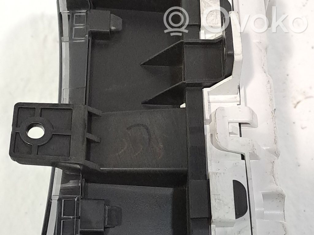 Geschwindigkeitsmesser Cockpit   8100C355