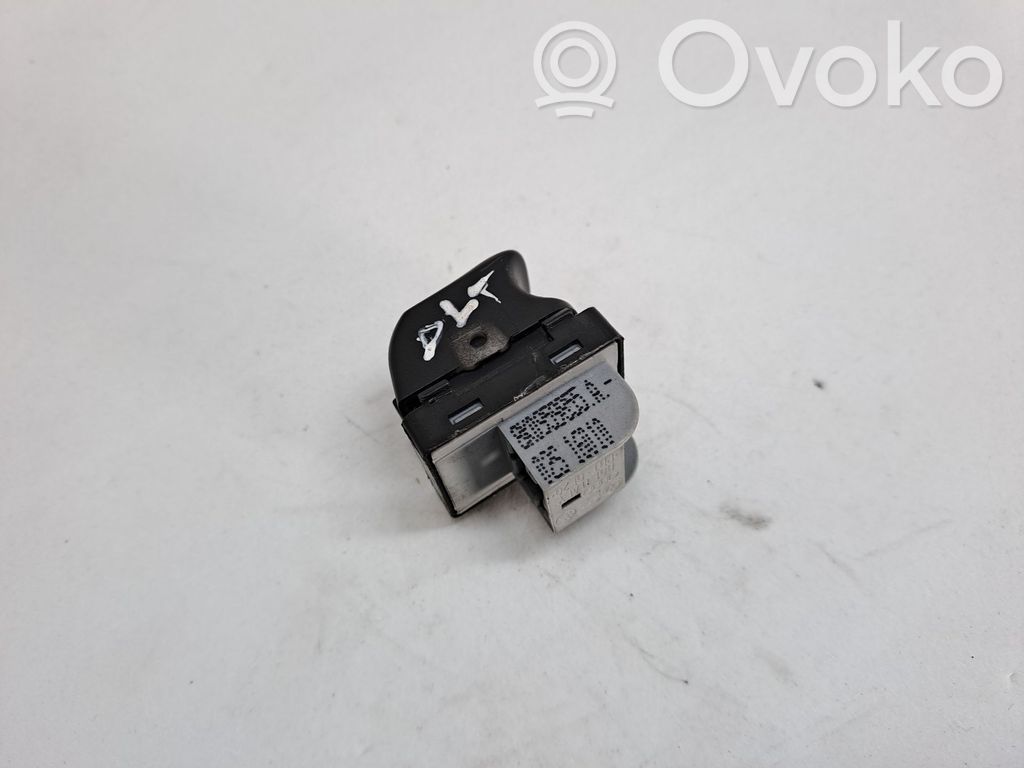 Comutator comandă geamuri electrice   8K0959855A