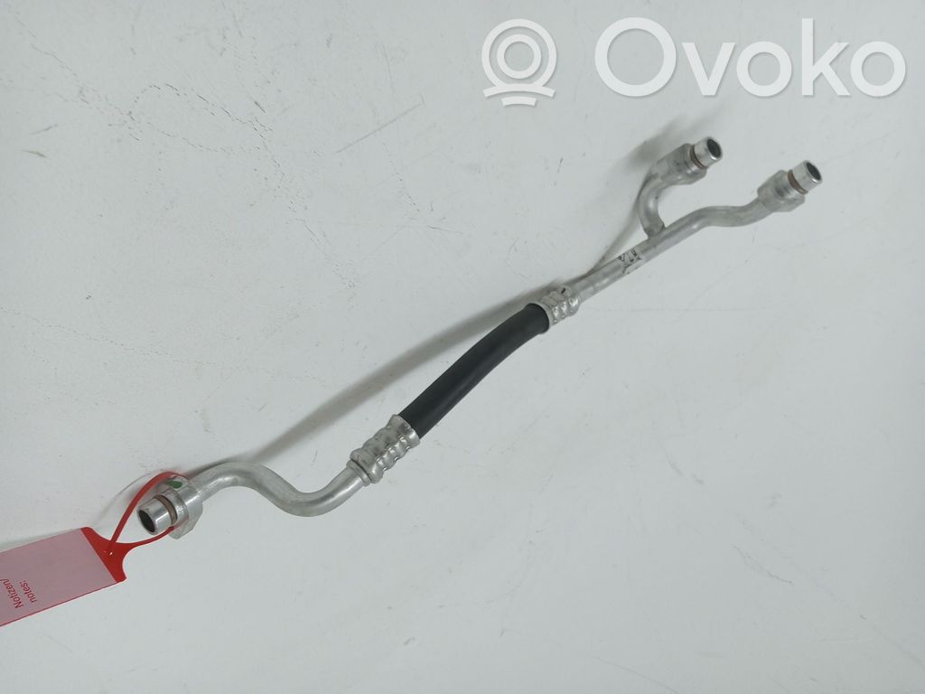 Manguito/racor flexible para A/C   924467761R