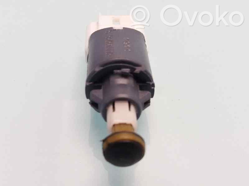 Autres commutateurs / boutons / leviers   8200168238B