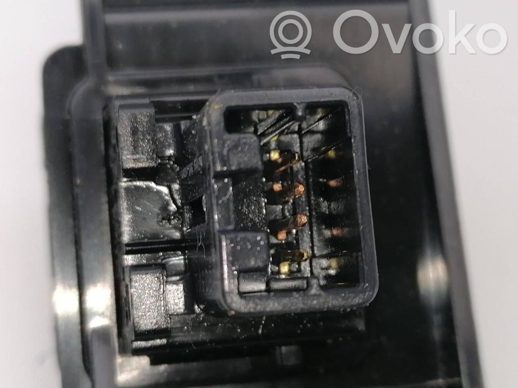 Nissan Note (E11) Other switches/knobs/shifts 