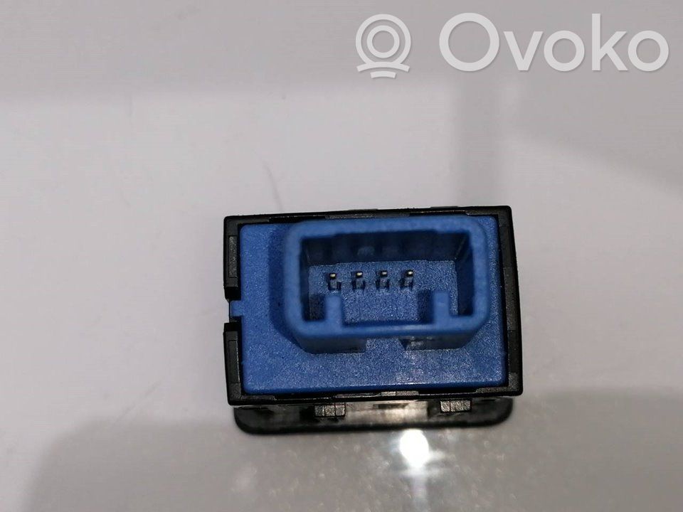 Mitsubishi L200 Otros interruptores/perillas/selectores 