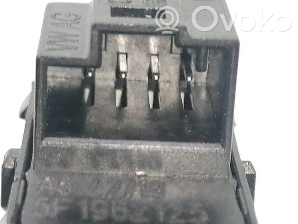 Muut kytkimet/nupit/vaihtimet   5F1962125