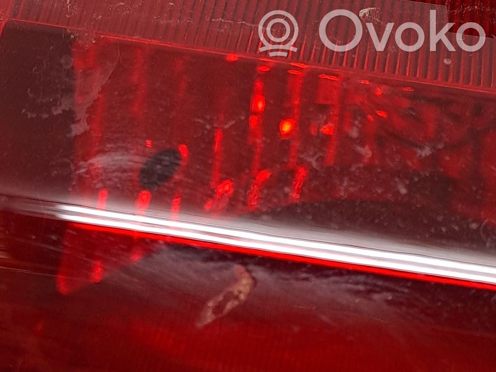 Kolmas/lisäjarruvalo   92407BF000