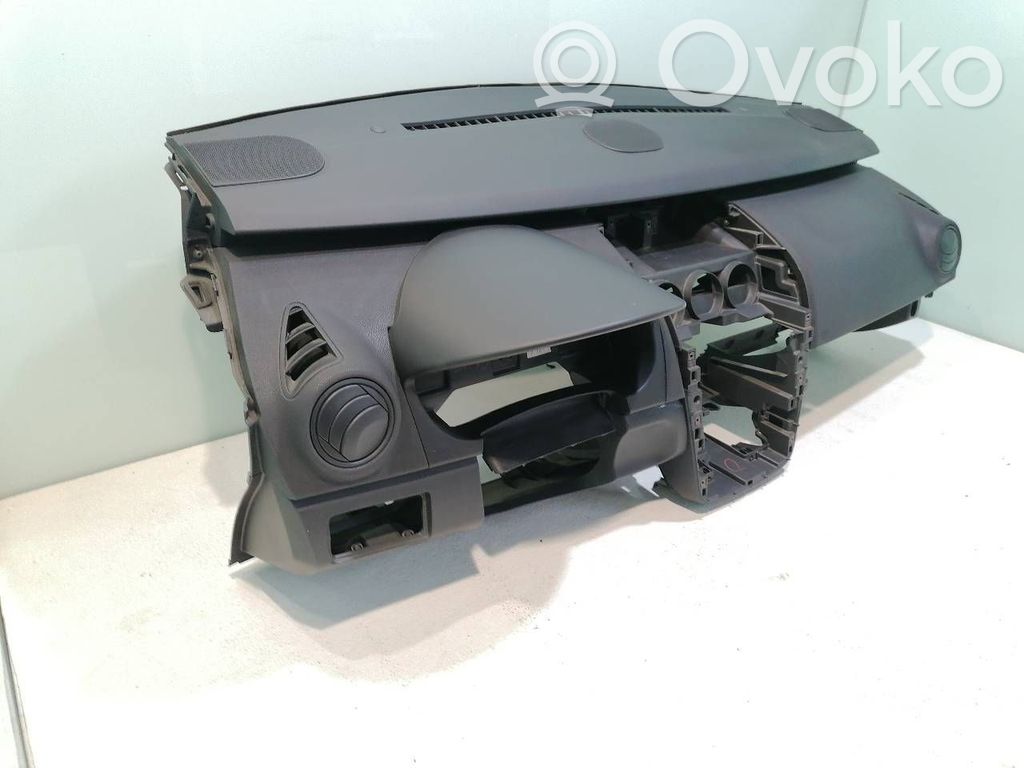 Mazda CX-7 Dashboard 