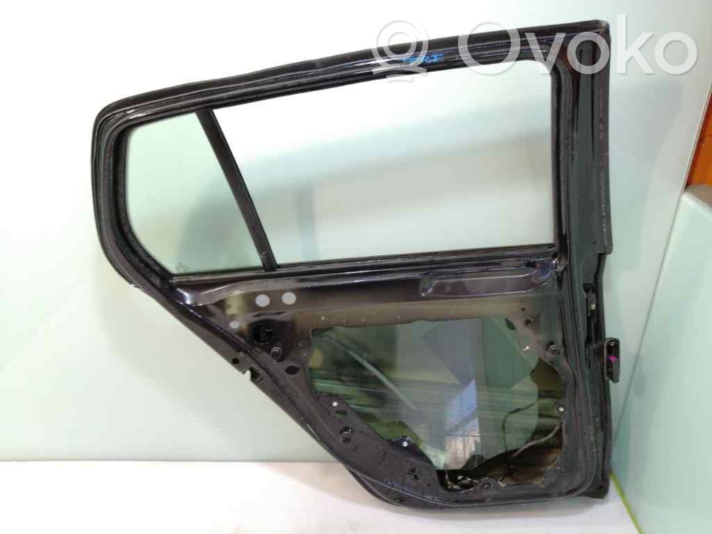 Puerta trasera   1K9833055B