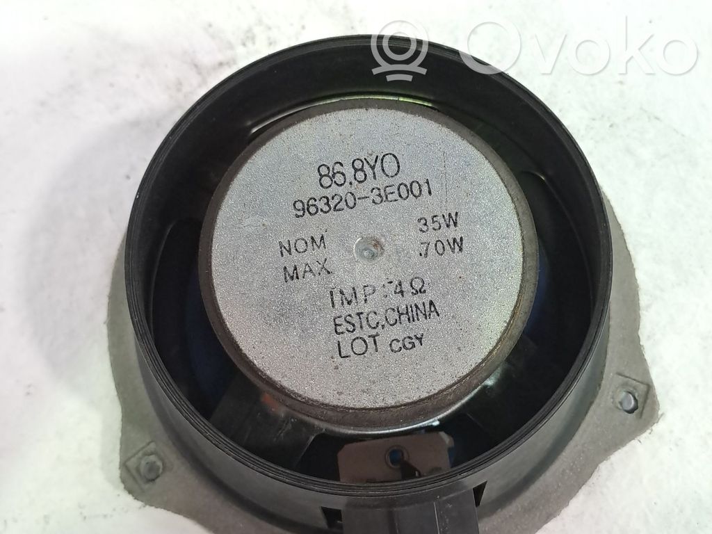 Altavoz de la puerta delantera   963203E001