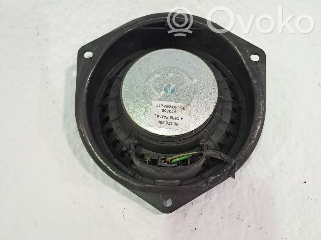 Opel Zafira B Etuoven kaiutin 