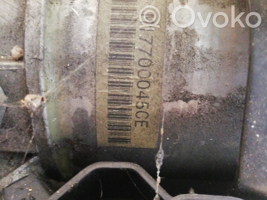 Ohjaustehostimen pumppu   M17700045CE