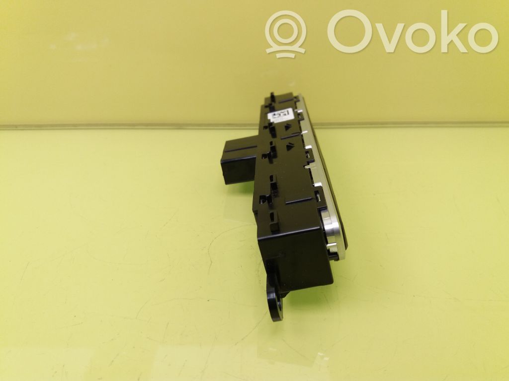 Renault Megane IV Boutons / interrupteurs volant 