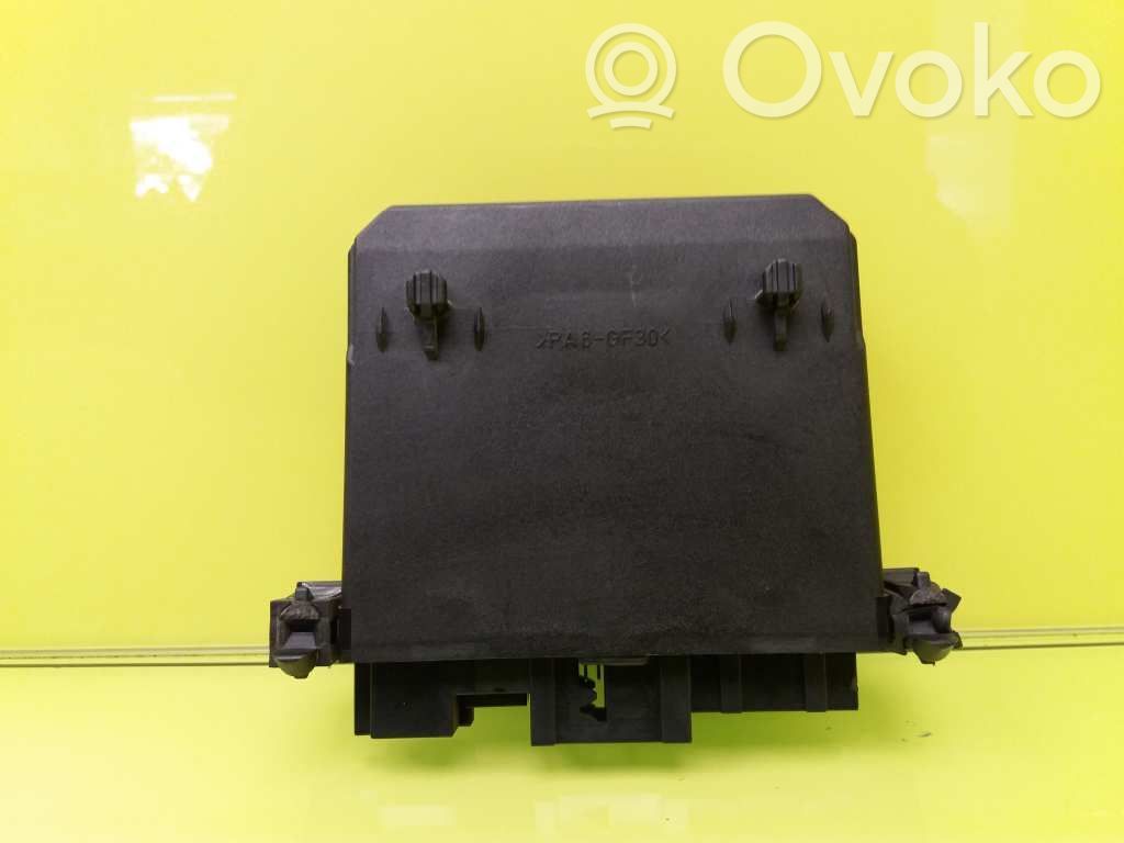 Mercedes-Benz C W203 Modul de control caroserie central 