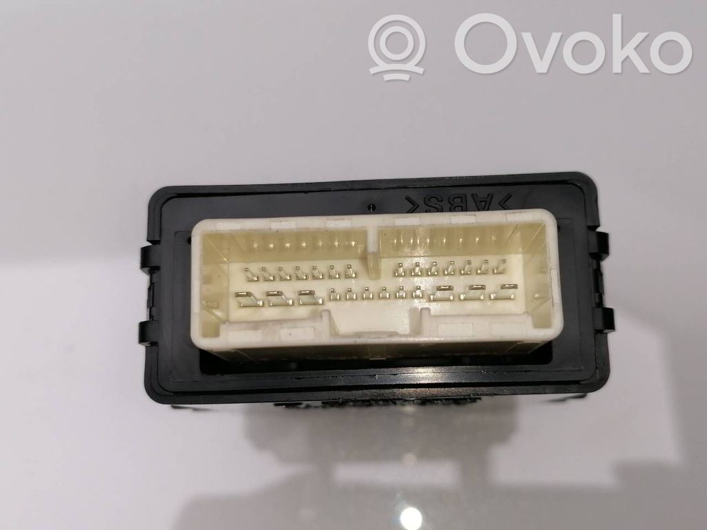 Toyota Auris 150 Modul de control caroserie central 