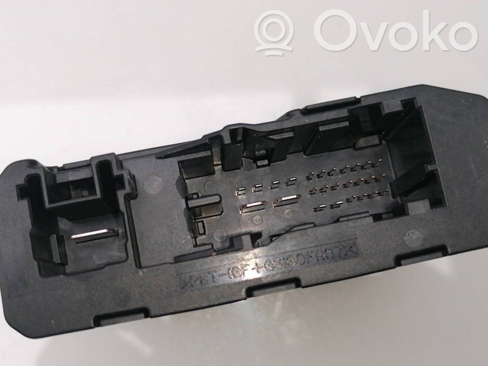 Toyota Yaris Modul de control caroserie central 