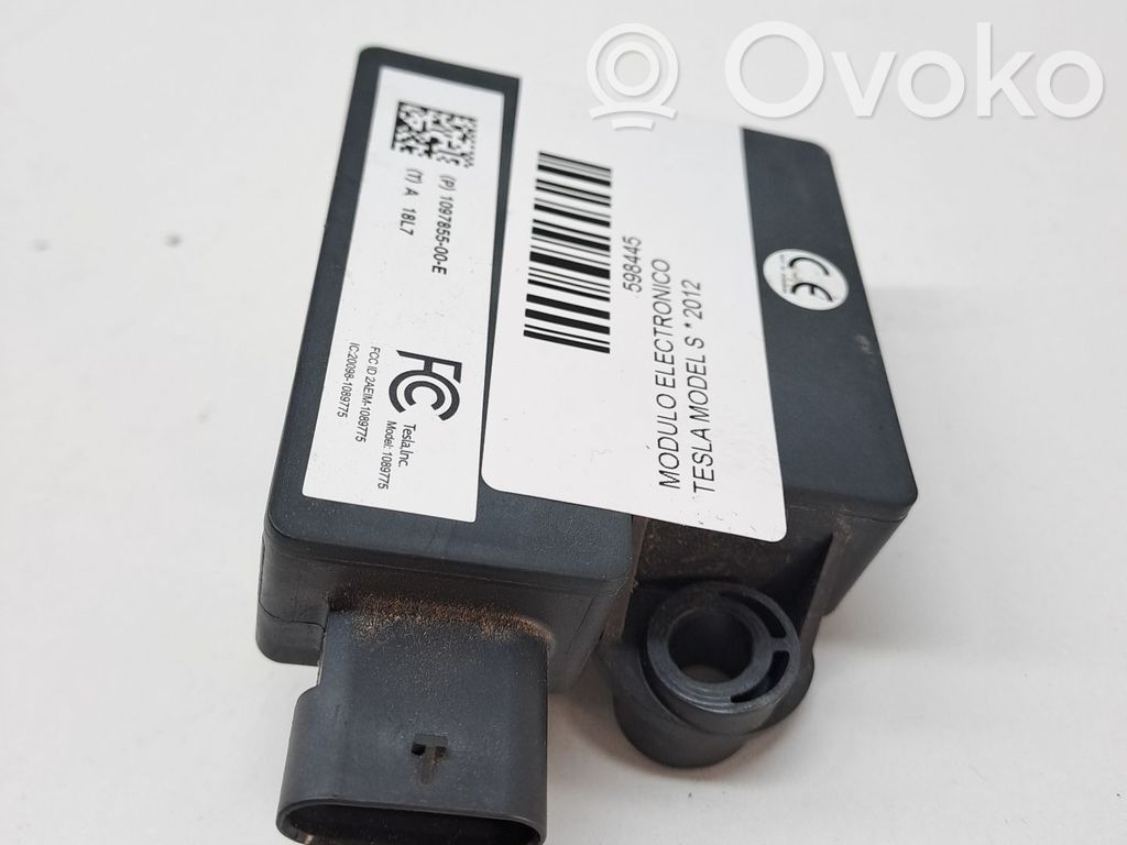 Unidad de control/módulo de carrocería central   109785500E