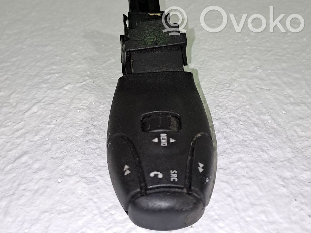 Boutons / interrupteurs volant   6242Z6