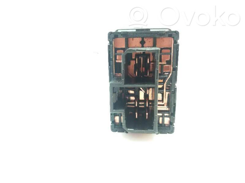 Subaru Impreza II Wing mirror switch 