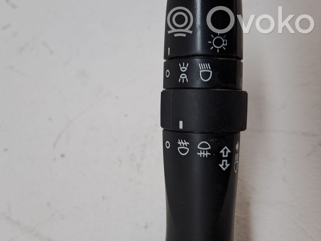 Boutons / interrupteurs volant   841400D300,846520D180