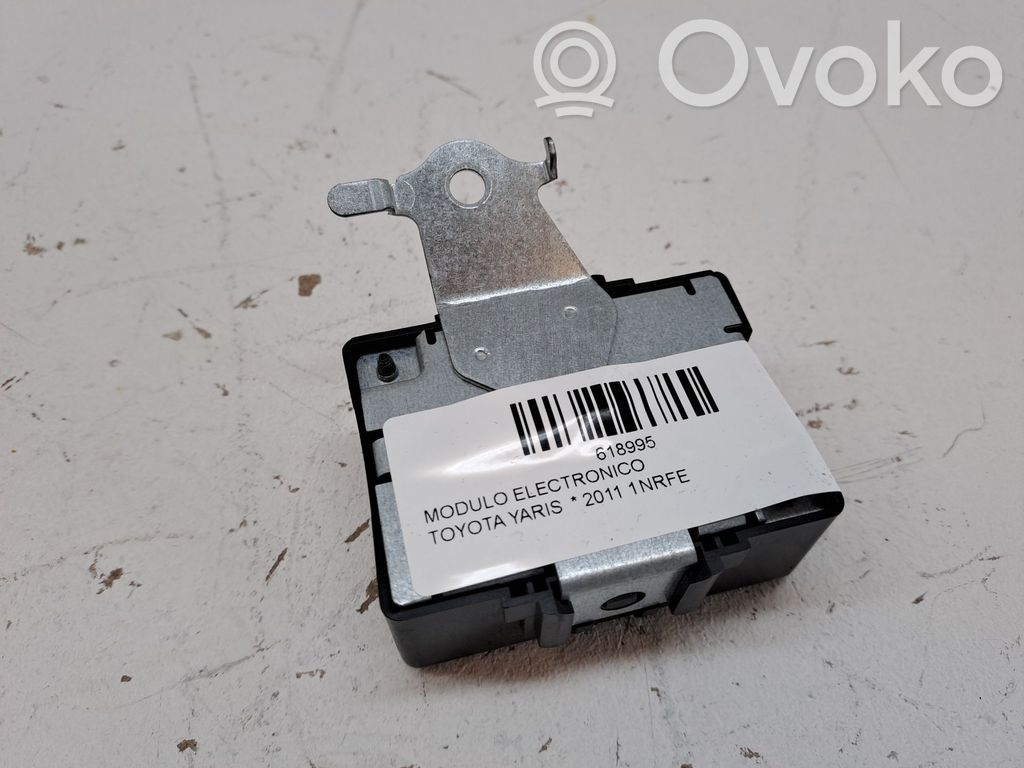 Toyota Yaris Unidad de control/módulo de carrocería central 