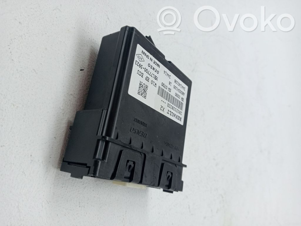 Unidad de control/módulo de carrocería central   285252832R