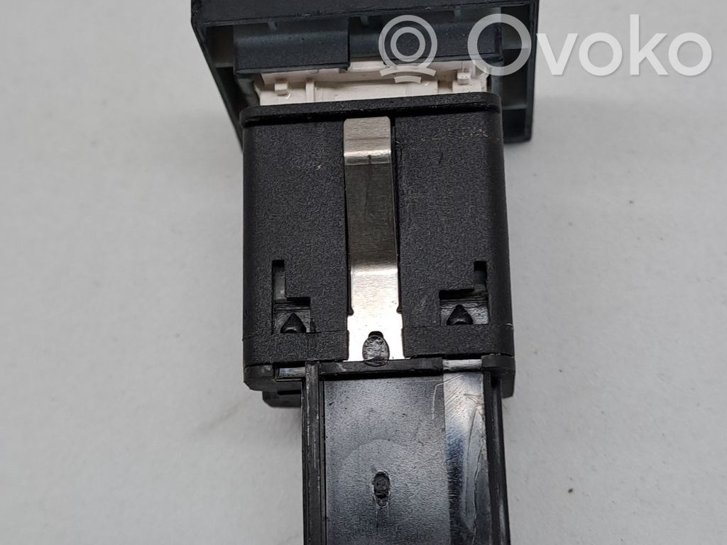 Volkswagen Amarok Central body control module 