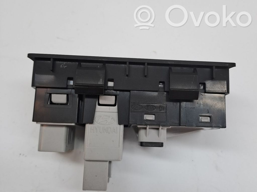 KIA Venga Butoane/comutatoare pe volan 