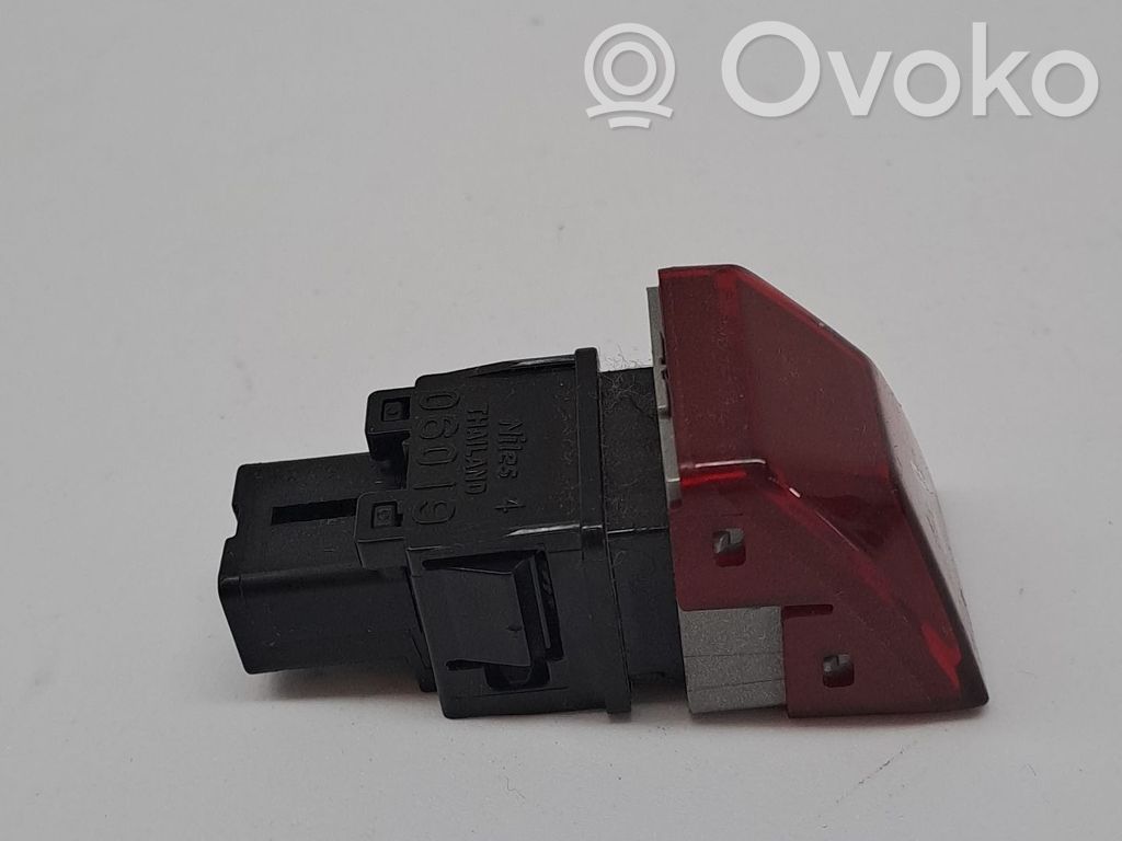 Botón interruptor de luz de peligro   83037VA000