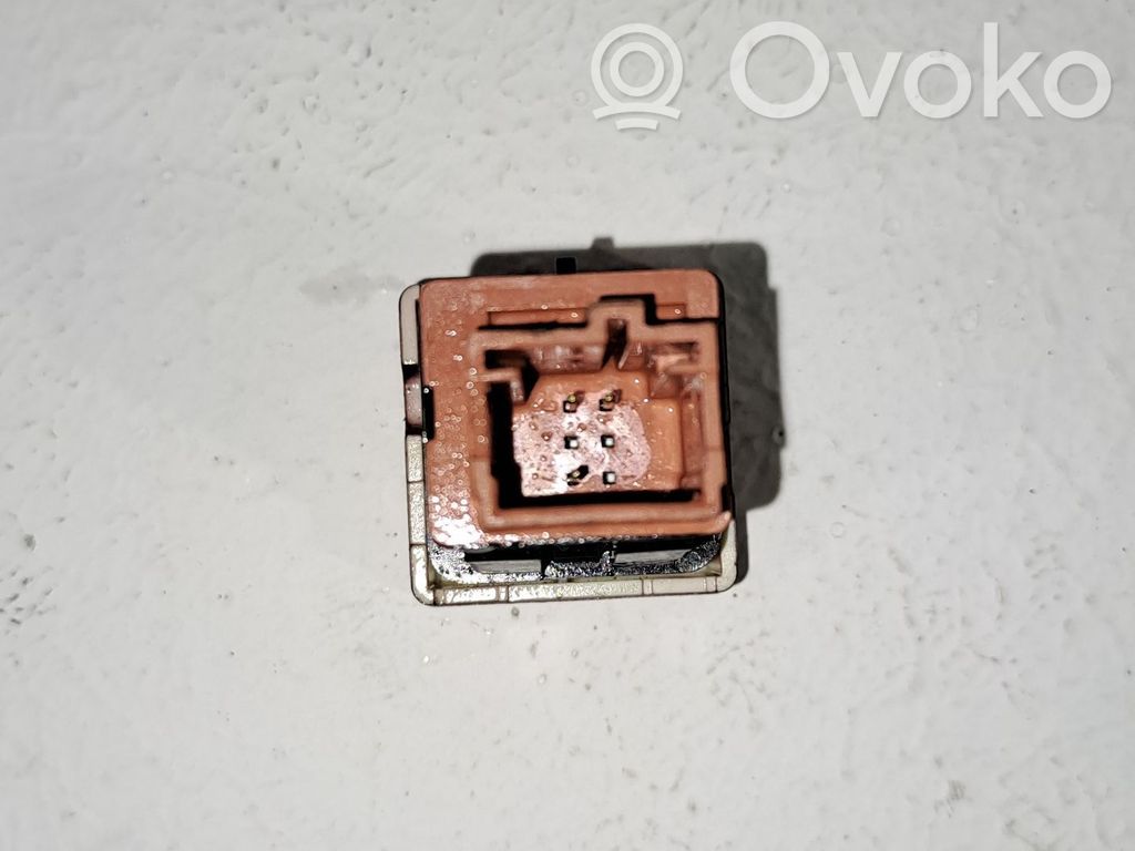Comutator lumini pericol   6990L2