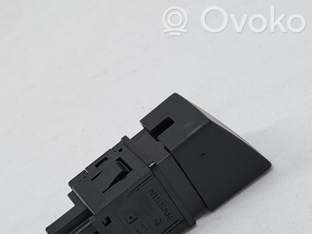 Botón interruptor de luz de peligro   252904BA0A