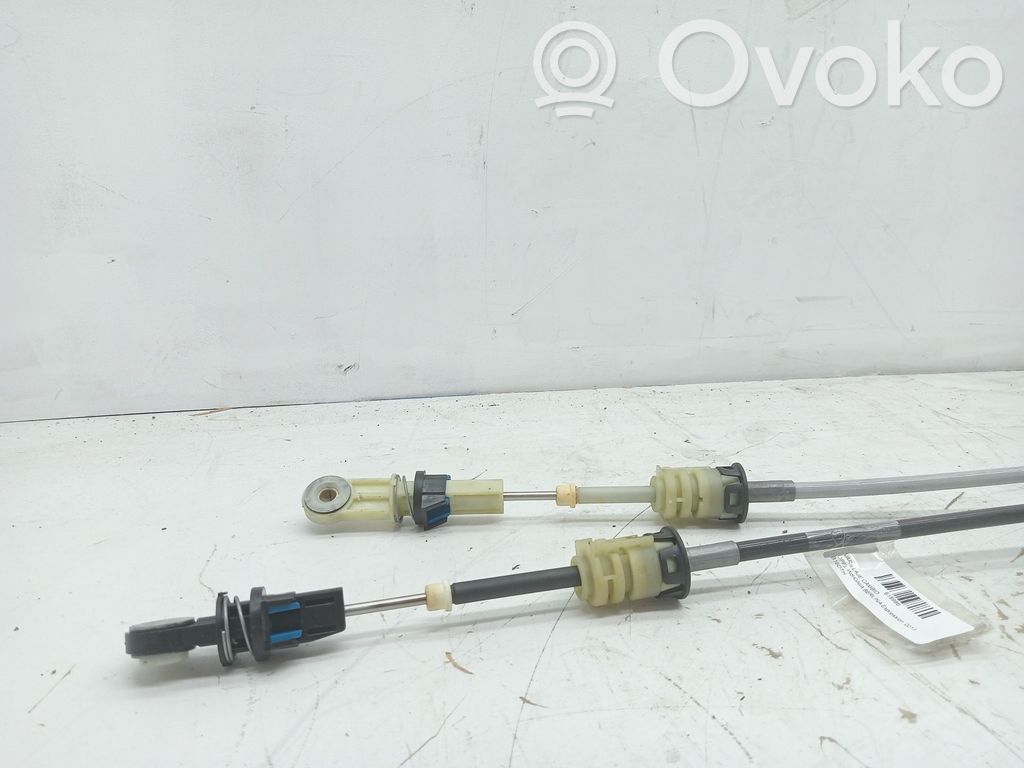 Opel Insignia A Gear shift cable linkage 