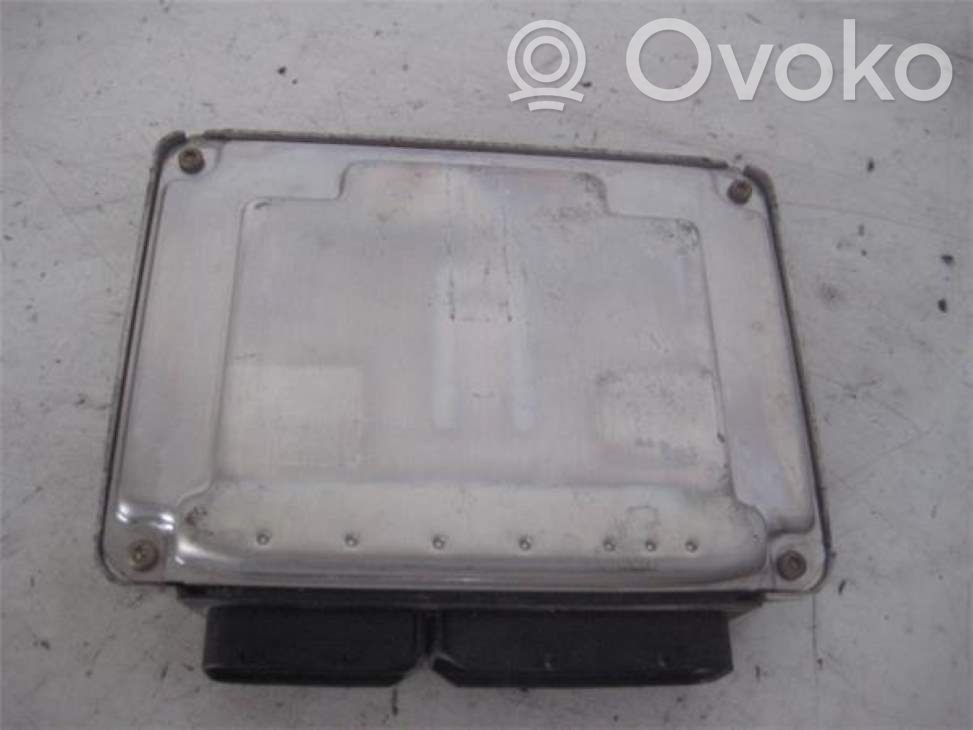 Unitate control motor/modul ECU   038906012AT,0281010062